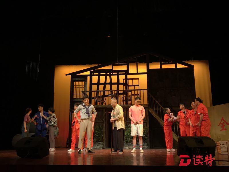 传递大商之道 原创话剧《大商海》深圳上演         