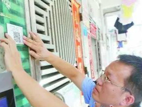 龙岗网格员风雨无阻巡查在基层一线