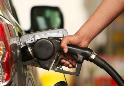 油价年内第“十二涨” 加满一箱92号汽油将多花约9.5元
