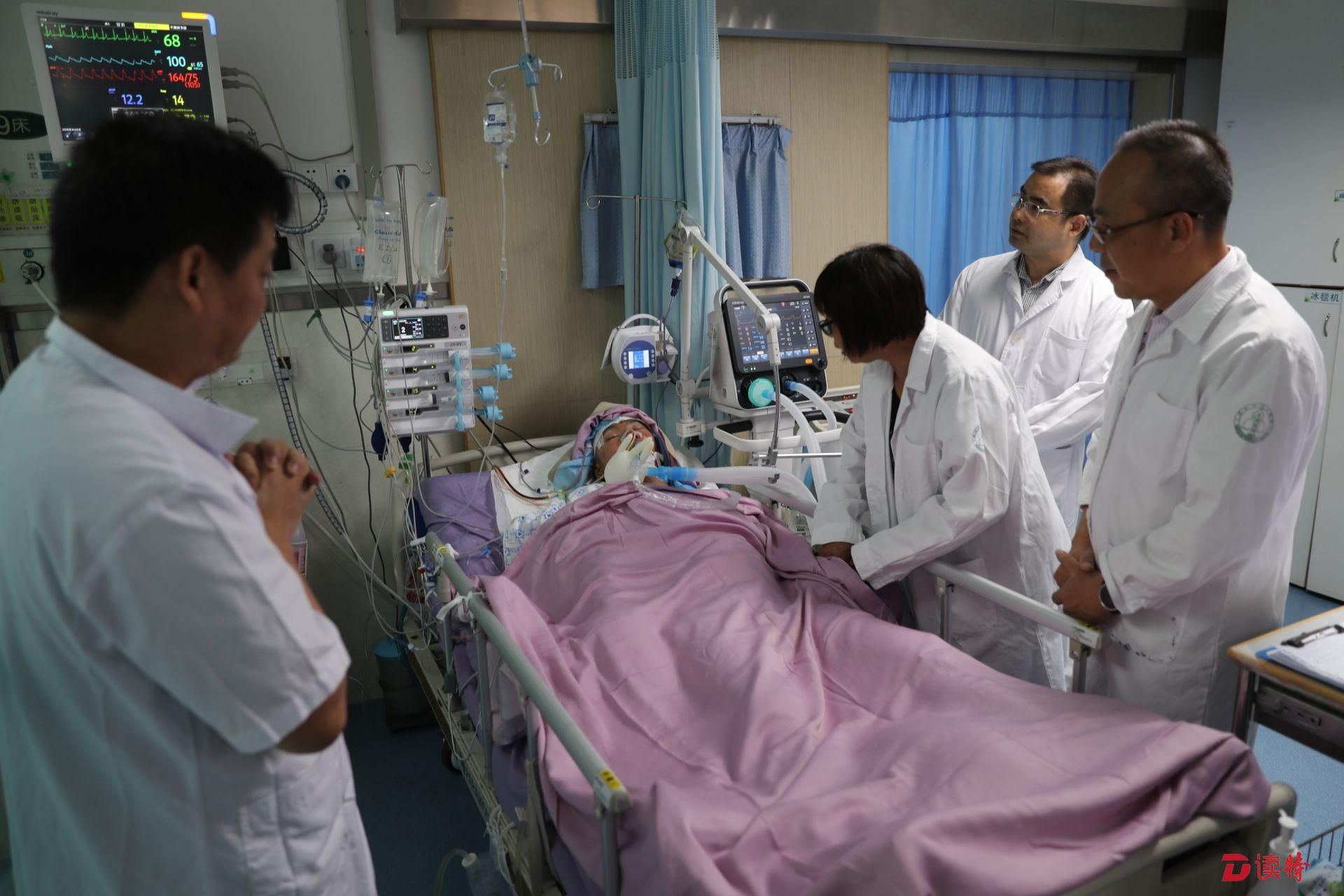 罗湖区森林消防大队队员龙伟：冒险疏通生命之路