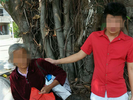 河源老人走失来到深圳 大鹏警方帮她回家
