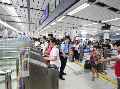 自助通关成假期常态 这几点自助通道使用窍门你需要了解