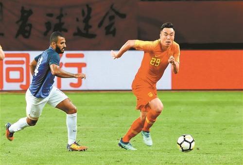 国足平印度！网友调侃“27亿人不会踢球”，问题没那么简单