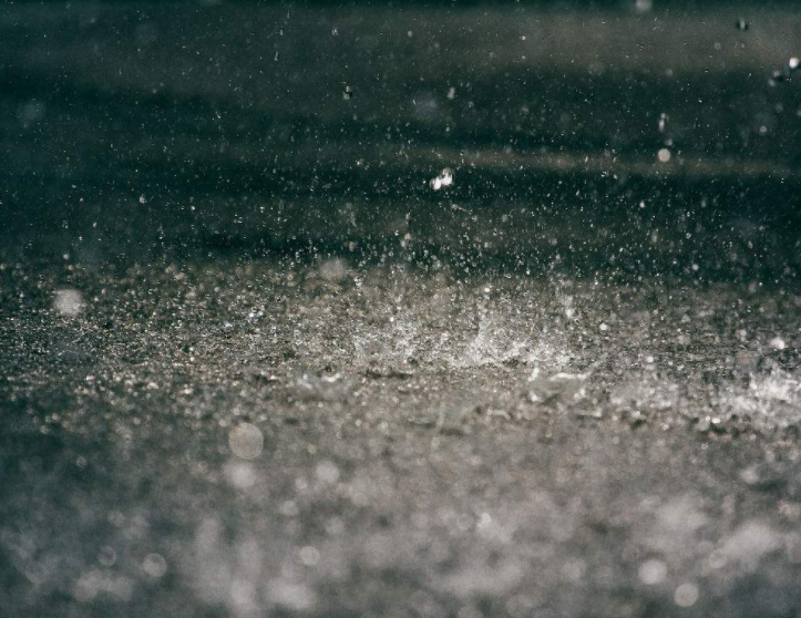 明天深圳有中到大雨局部暴雨，最高气温将下降3-4℃