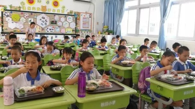 新学年深圳又有143所学校提供午餐午休服务