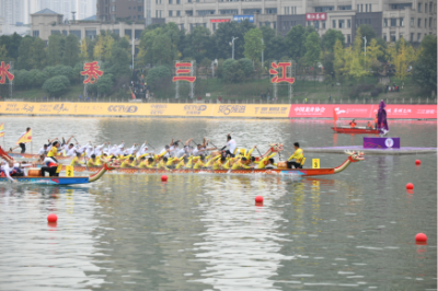 龙舟世界杯中国队200米直道赛夺金！队员均来自广东