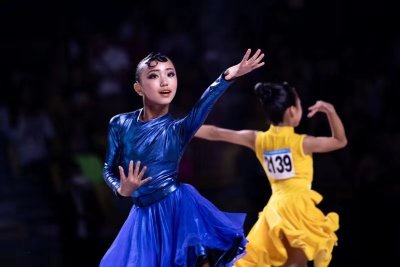 “粤港澳”国际标准舞公开赛~两千余选手聚东莞茶山