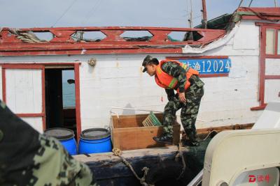 违法电鱼严重破坏海洋生态 广东海警连续查获3案抓16人