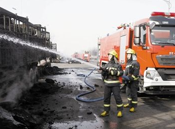 张家口爆燃事故：涉事企业15名相关责任人被警方控制