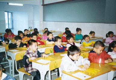深圳严禁幼儿园教授小学课程内容：问题频发的，年检一票否决  