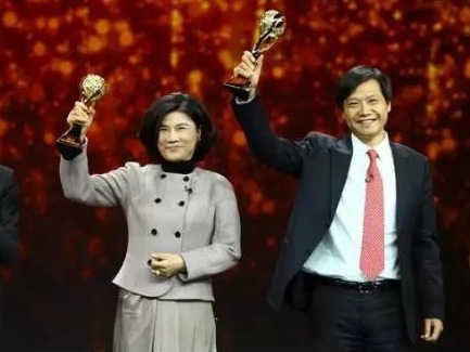 10亿豪赌！雷布斯董小姐谁会赢？  