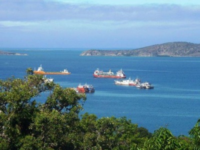 习近平抵达莫尔兹比港 开始对巴布亚新几内亚进行国事访问