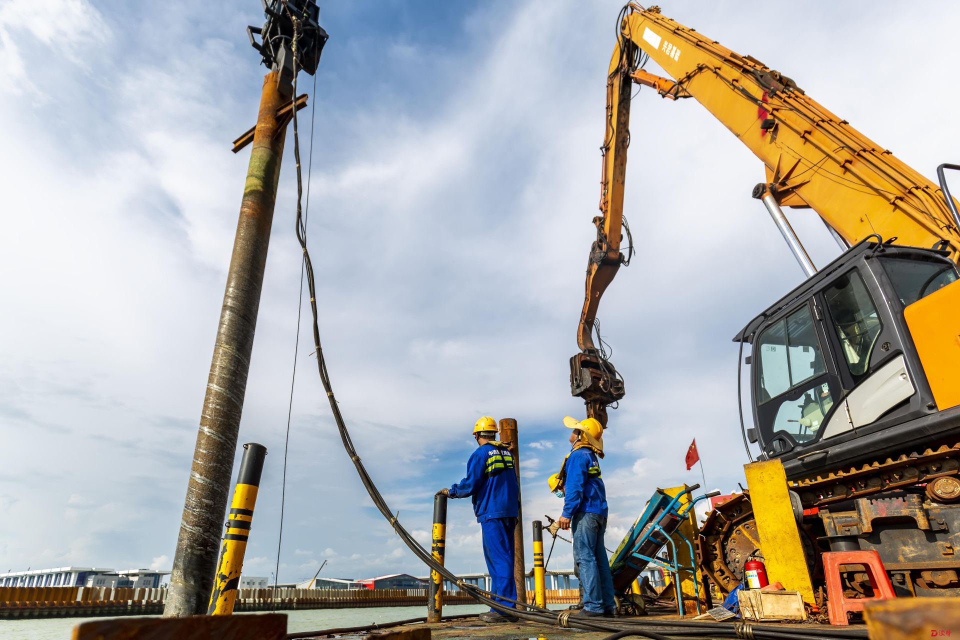 凝聚14000建设者力量，党建引领深中通道建设新征程