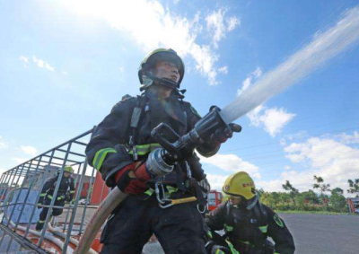 《中华人民共和国消防救援衔标志式样和佩带办法》公布