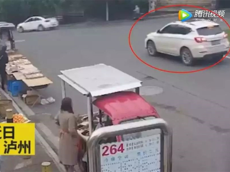 连撞3车致1人死亡！司机少做一个操作，车子突然无人驾驶！