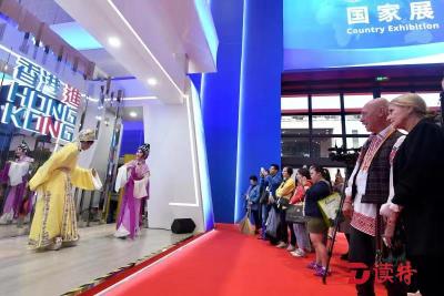 香港地区展区在中国国际进口博览会受欢迎