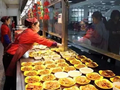 5天干掉6.5吨！这所高校全校师生猛吃土豆，真相感人  
