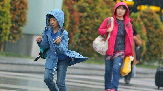 今晚中等强度冷空气开始影响深圳,明天最低气温降至15℃