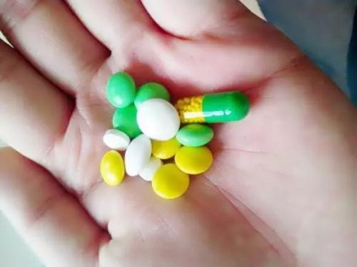 熊孩子为减压一天竟吃40颗晕车药，深圳一初三少年差点送命