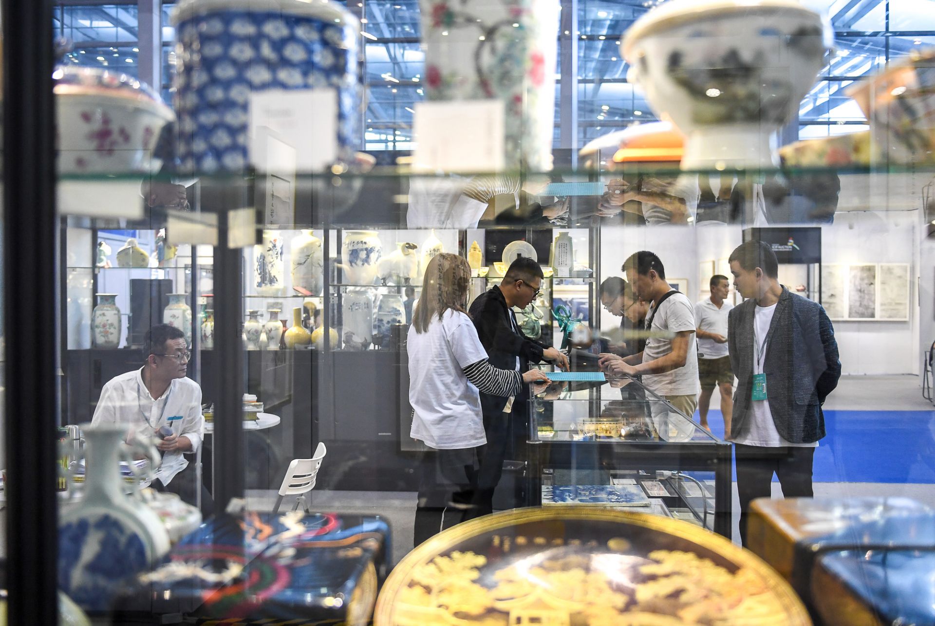 文博会冬季工艺美术精品展开幕  上万件精品绽放工艺美术魅力