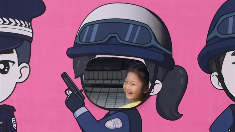 太！好！玩！了！这么美的“警”色让你一次看个够！