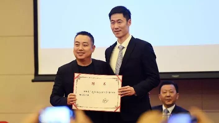 刘国梁发朋友圈：赢不狂，输不慌，陪国乒，战东京！