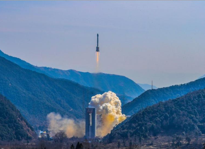“北斗”“虹云”成功飞天，外媒赞中国卫星技术造福人类