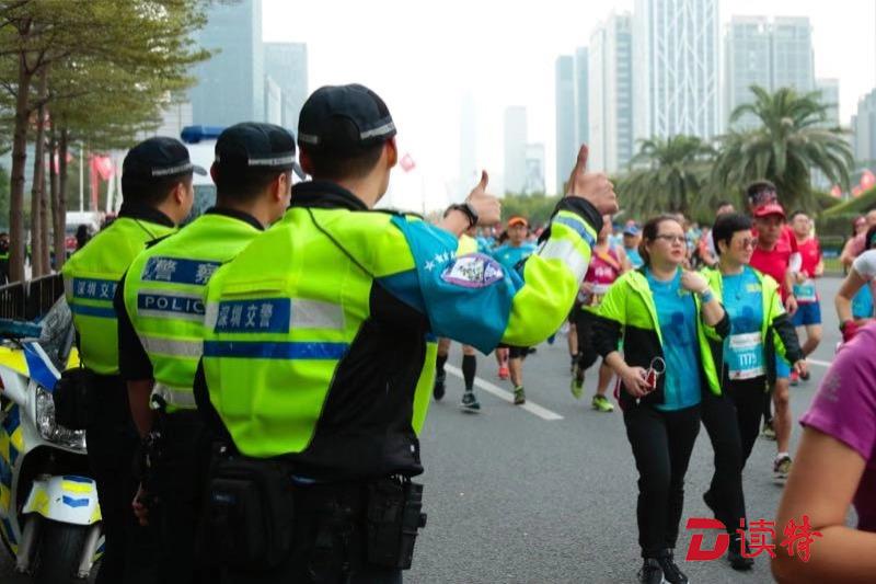 清晨4点上路，4次开辟绿色救援通道，这是他们的“深马” 