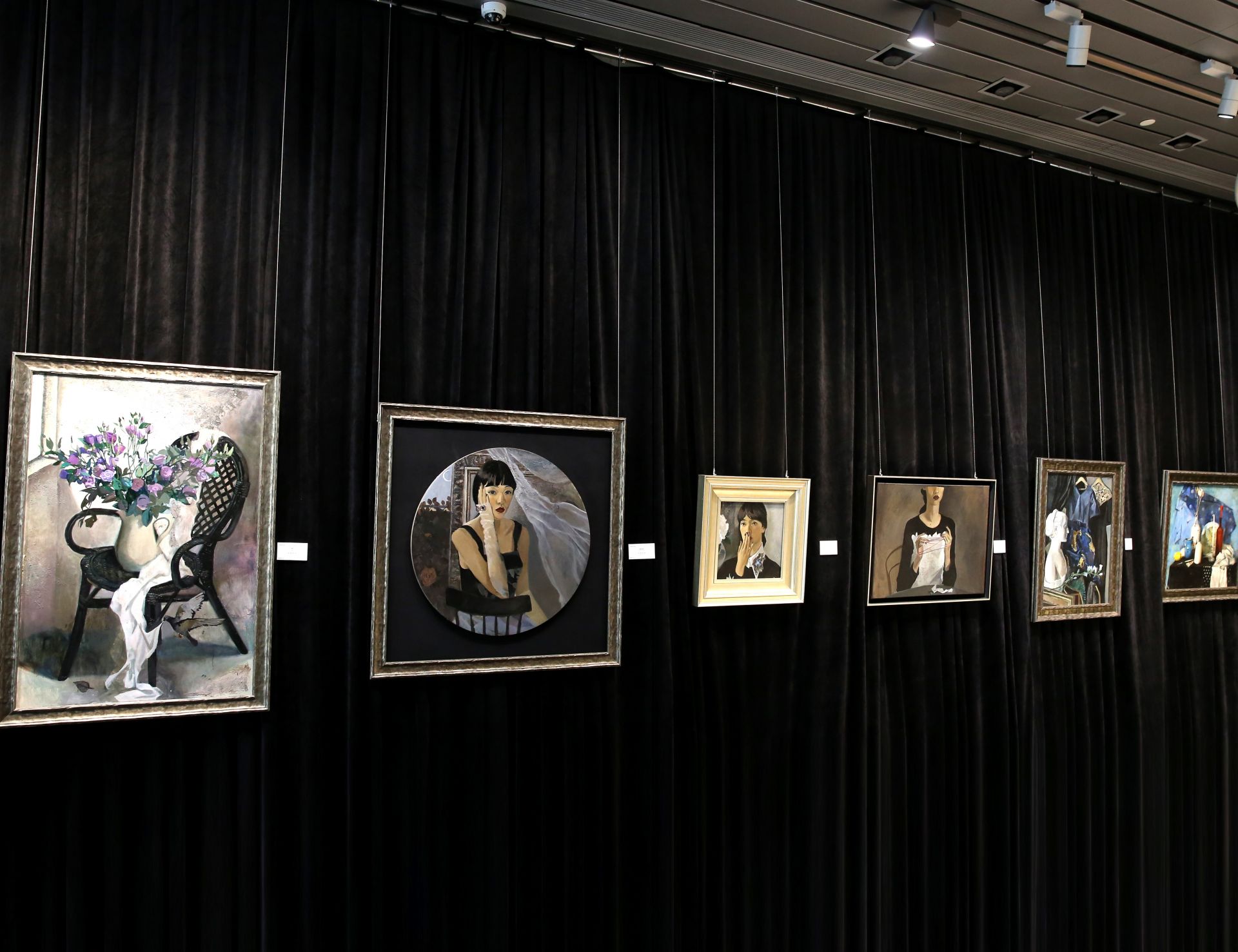 看展｜时尚与艺术融为一体！艺术家鲍菡推出“静谧花园”个展