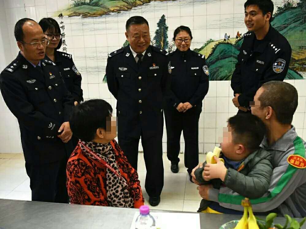 “亲人在戒毒所戒毒，我们很放心” ，深圳一所举行迎新春家属开放日活动