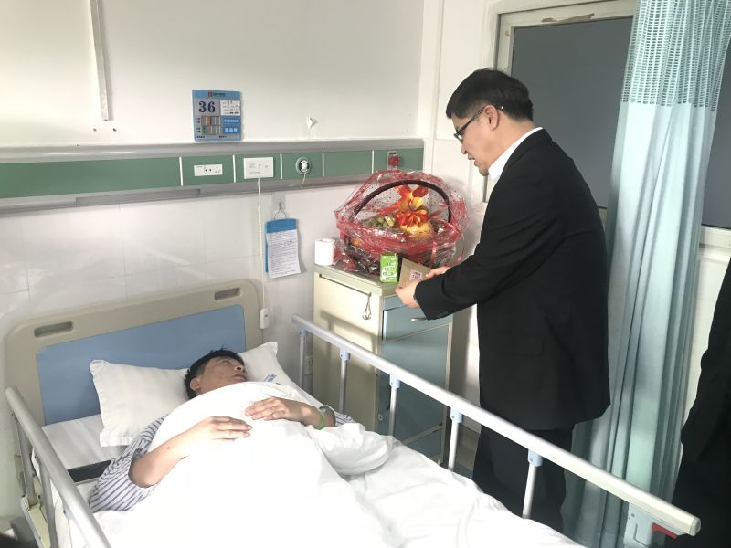布吉一名城管执法队员被商贩打伤！打人商贩被拘留