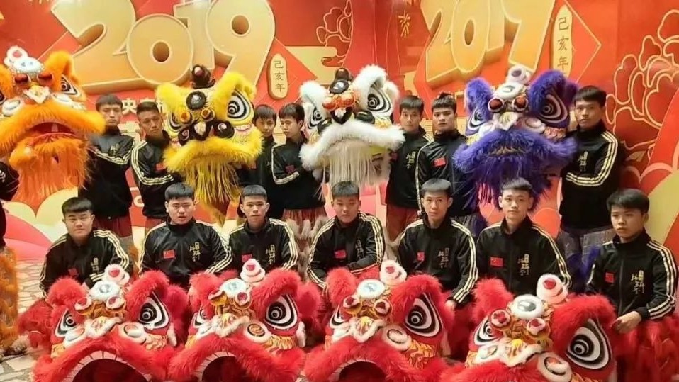 一支叫“佛山比麟堂”的深圳醒狮队登上了春晚主舞台