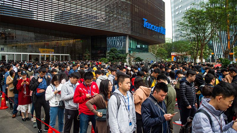 近4000名腾讯员工找小马哥逗利是，有人凌晨整整苦守5小时