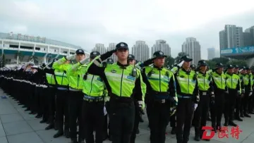 读特警视 | 整整齐齐！深圳交警执法规范化大练兵