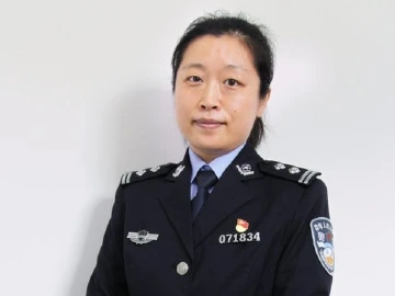孙敏：深圳出入境办证“质量王”