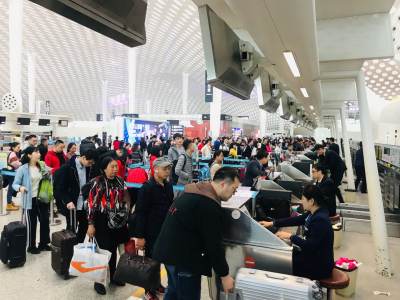 受强雷雨天气影响！深圳机场启动航班大面积延误黄色预警