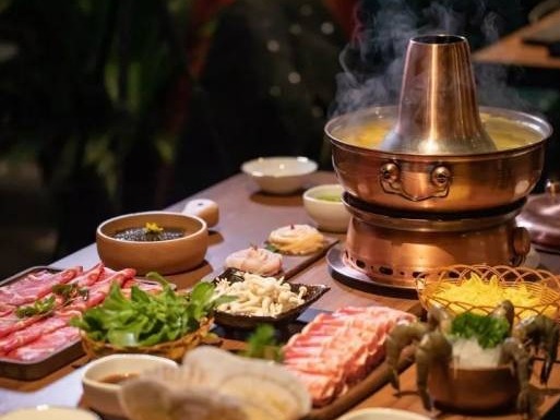 故宫开起了火锅店，限量发售！网友：“奉旨涮锅”！