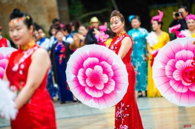 东湖公园举行拥抱春天·绽放美丽“三八”妇女节系列活动