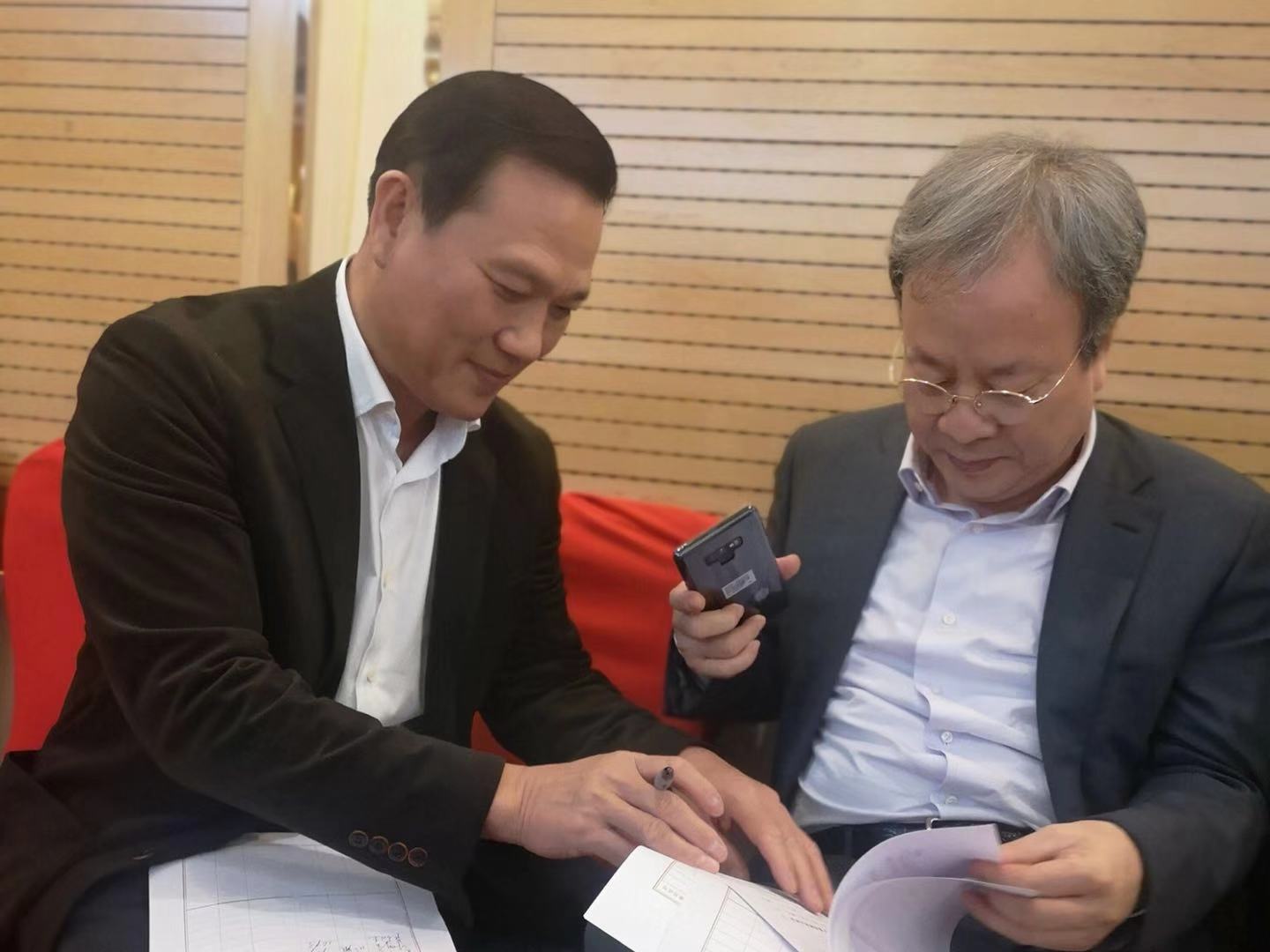 在深全国政协委员陆续抵京履职 “粤港澳大湾区”成建言热词