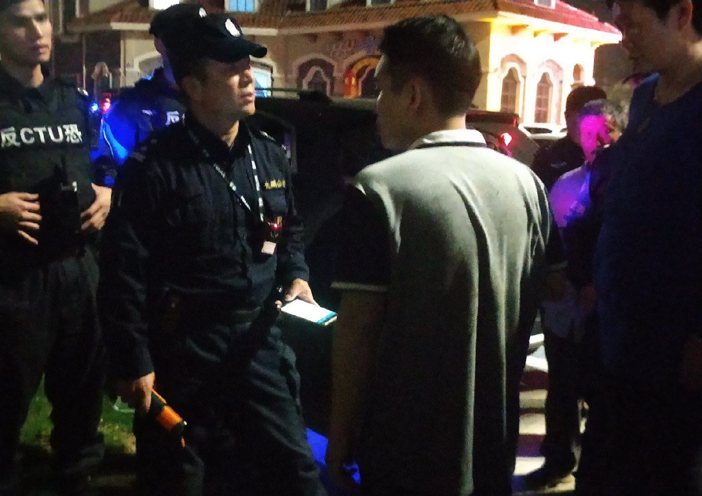 醉酒男子欲轻生，紧急时刻大鹏警方及时制止