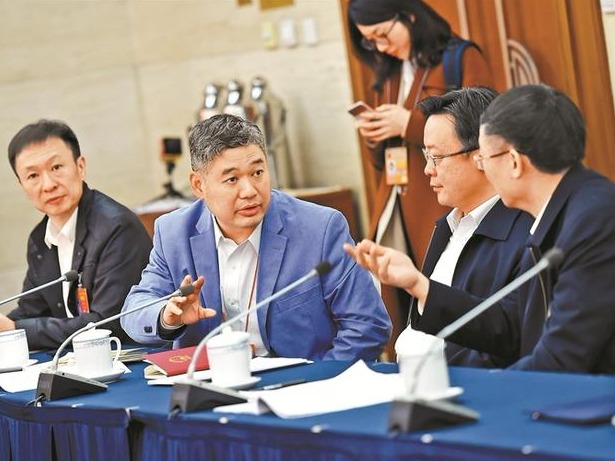 在粤全国人大代表建议出台相关文件 禁止智能手机进入中小学校园