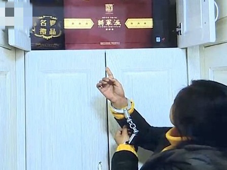 趁女主人患病不能动，捞一笔再走！长沙一保姆当面搬走家中10万财物