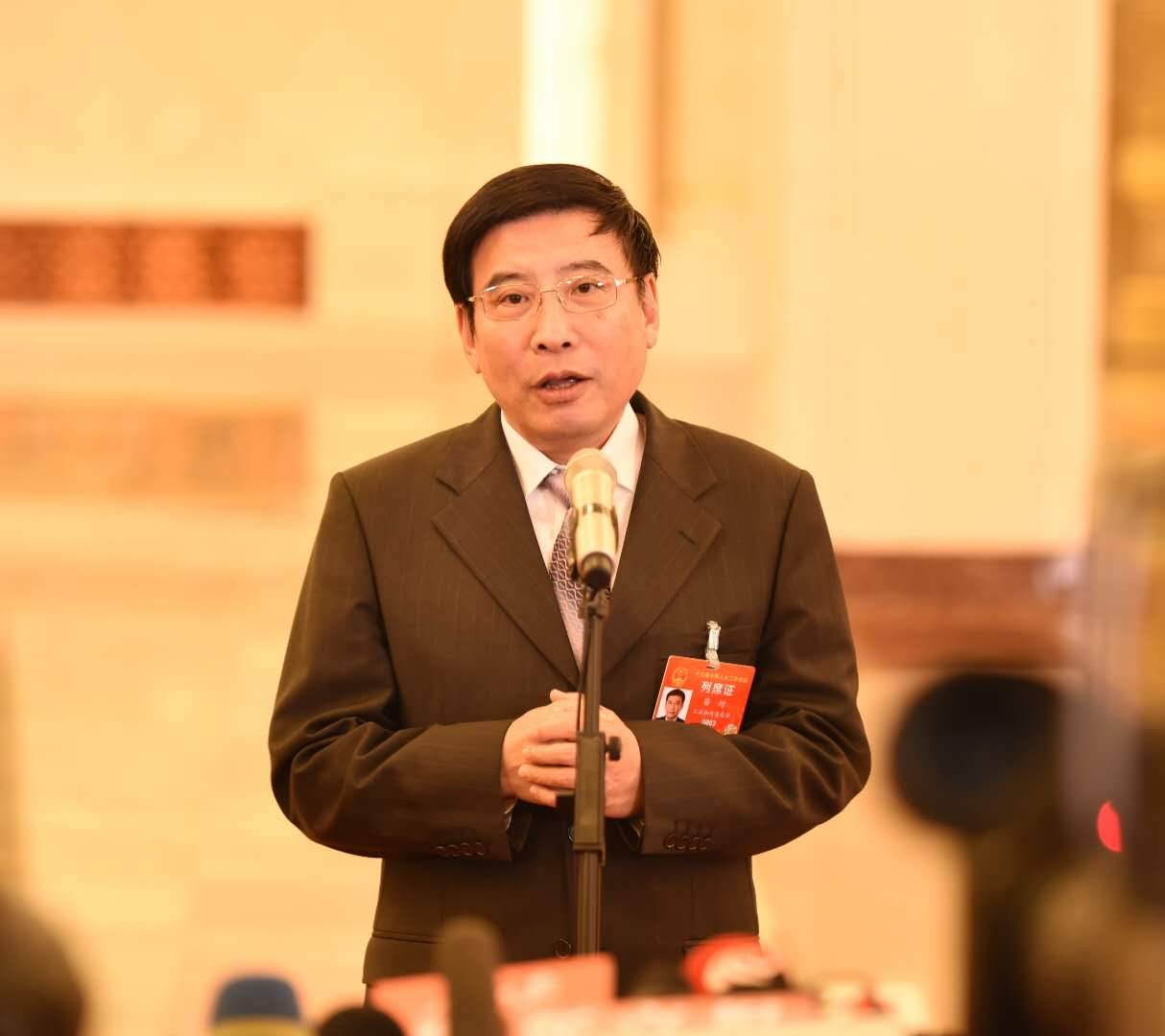 部长通道 | 苗圩：减税降费利好制造业 年底前手机用户可携号转网