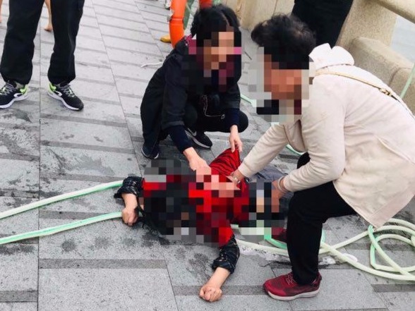 腾讯小哥跳海救人获公司奖励，他却把奖金捐了