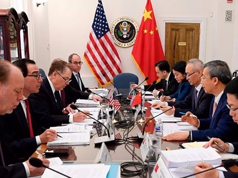 两处樱花次第开放，一场谈判艰难推进