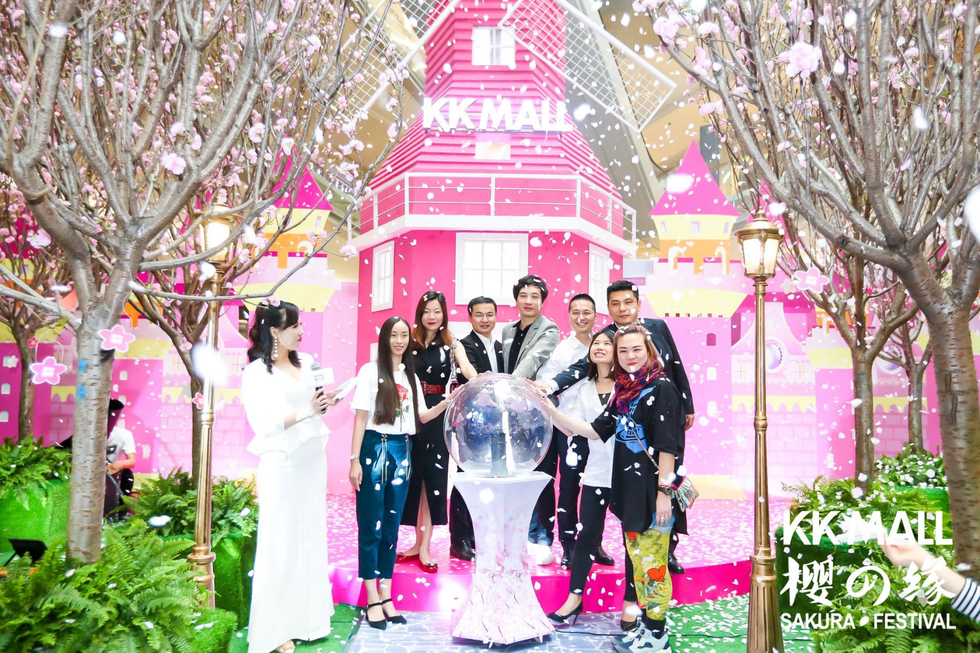 KK MALL沉浸式真樱花展开展