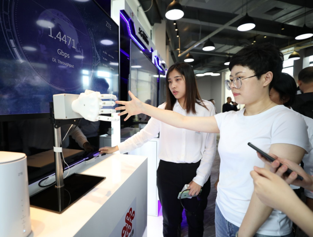 5G能为市民带来哪些不一样？记者从前海联通5G馆带回了“答案”