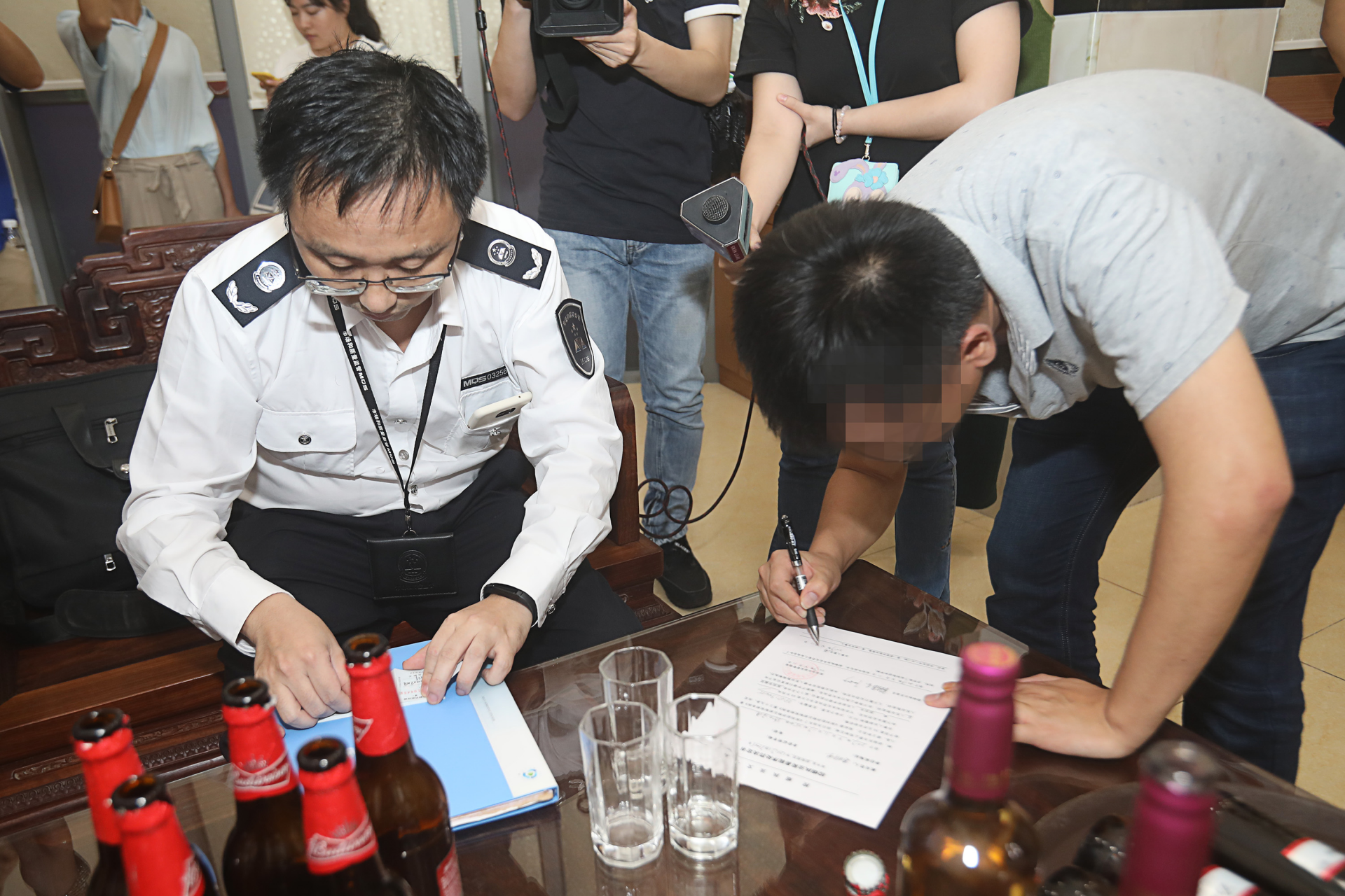 无烟马峦开启控烟执法连续行动
