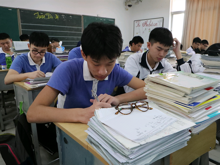 广东规范民办中小学招生：与公办校同步，不得面试面谈递简历