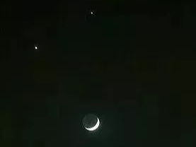 跟天一样大的笑脸来了！昨晚，你看见“双星伴月”了吗？